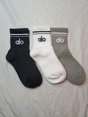 ALO Yoga Trio Crew Socks in Black, White & Gray